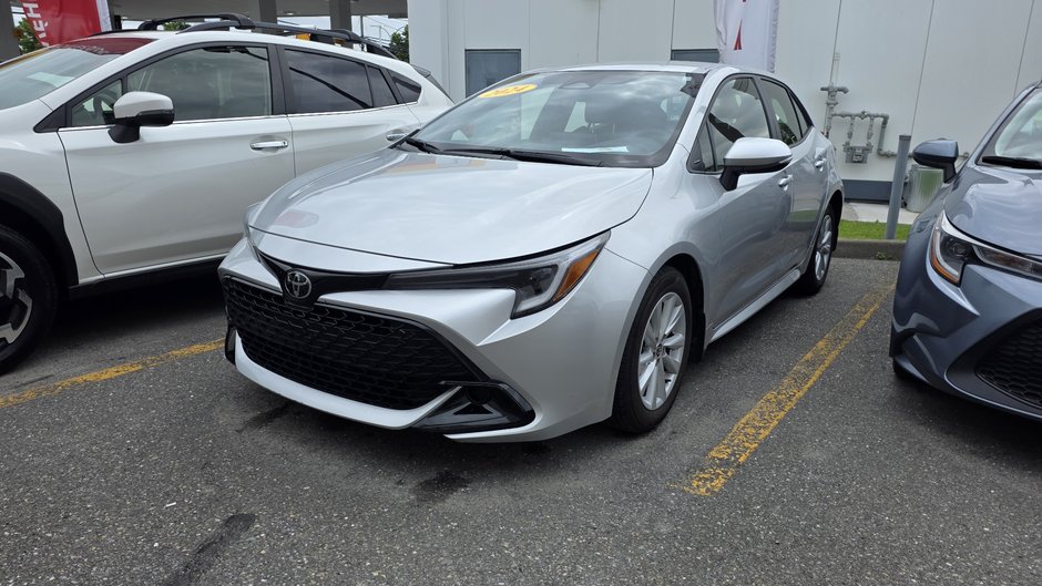 2024 Toyota Corolla Hatchback SE-0