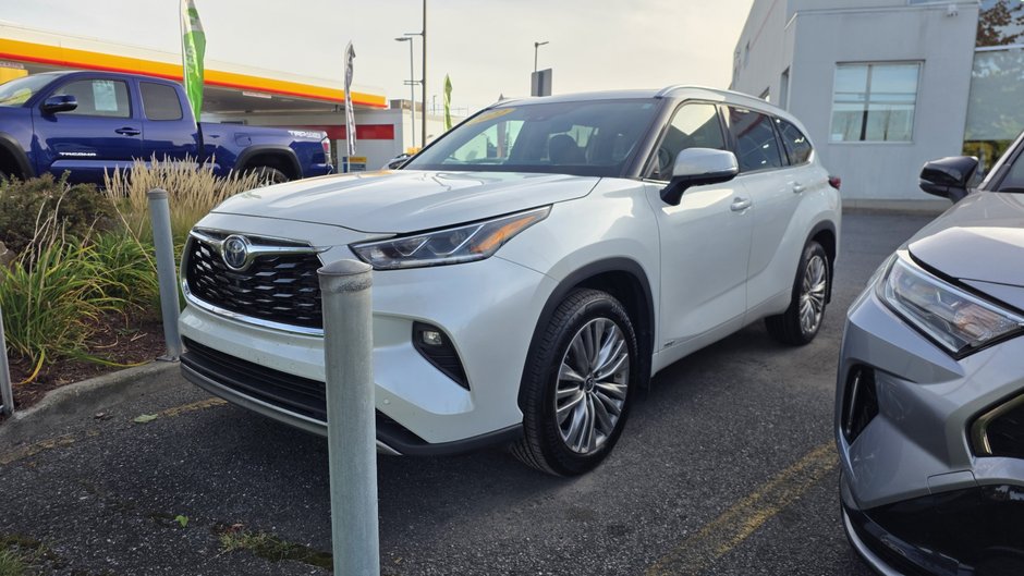 2022 Toyota Highlander Hybrid PLATINUM-0