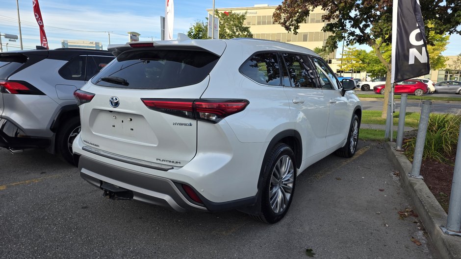 2022 Toyota Highlander Hybrid PLATINUM-2