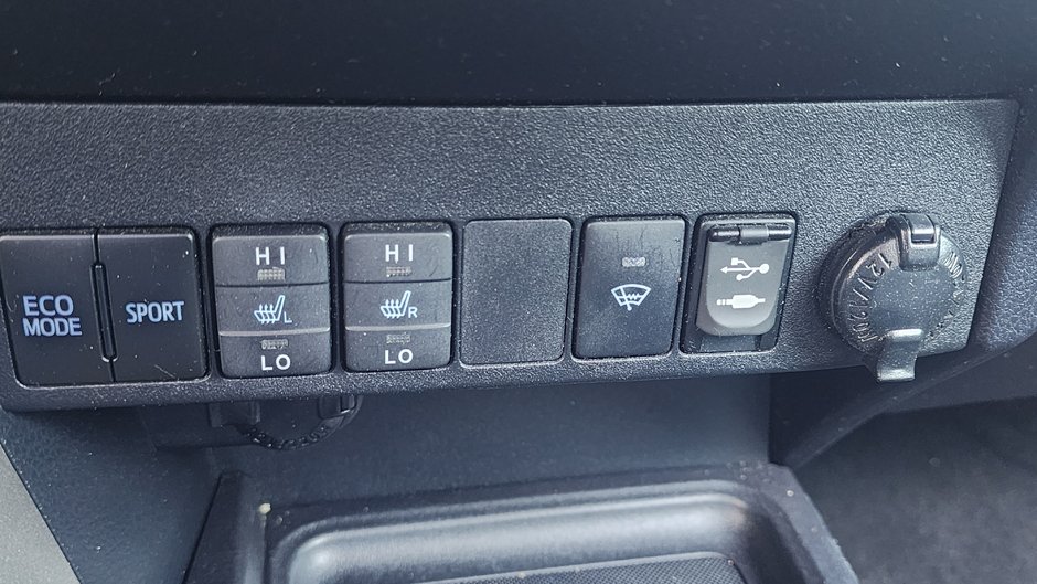 Toyota RAV4 Limited 2015-14