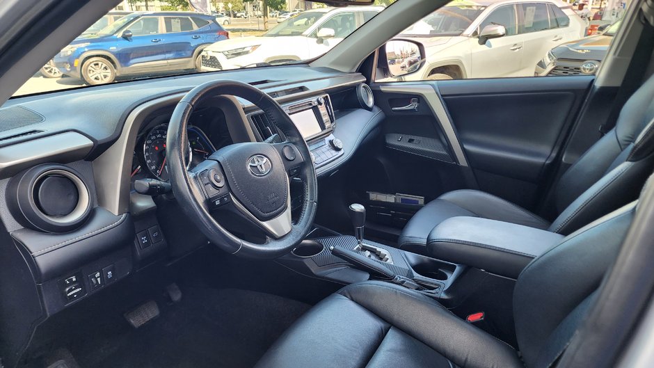 Toyota RAV4 Limited 2015-5