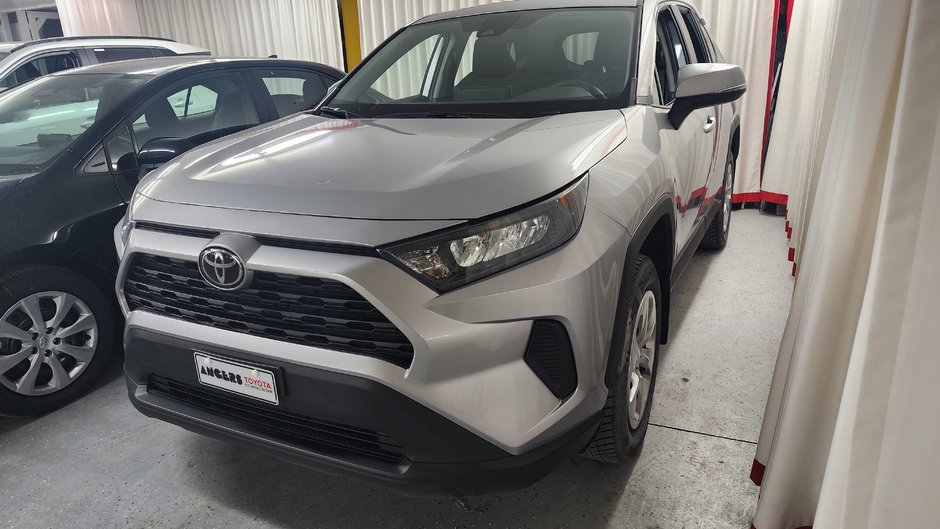 Toyota RAV4 LE 2023-0