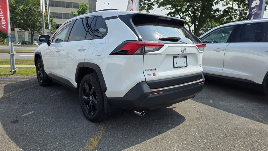 2024 Toyota RAV4 XLE-3