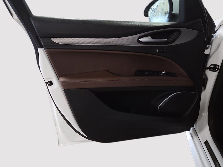 2021 Alfa Romeo Stelvio Ti Sport AWD-10