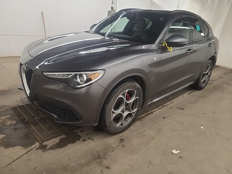 Alfa Romeo Stelvio AWD TOIT-PANORAMIQUE 2022 à St-Jean-Sur-Richelieu, Québec