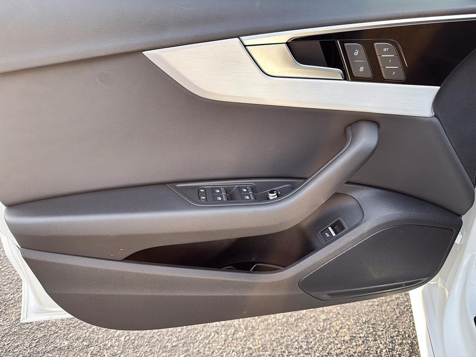 2023 Audi A4 Sedan Progressiv Quattro S-Line-10