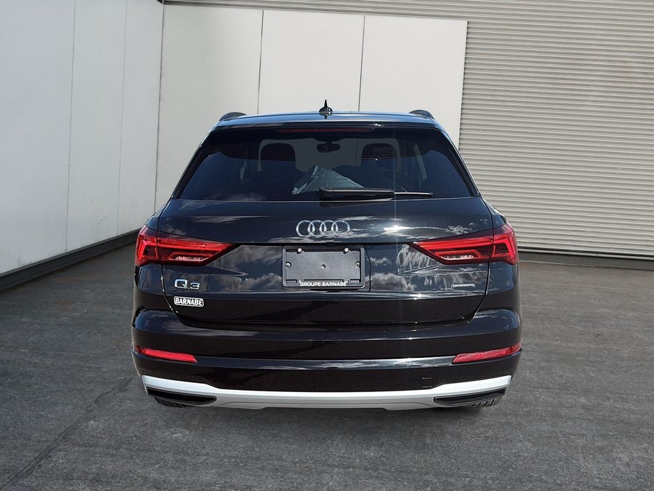 2022 Audi Q3 Komfort Quattro Toit-Panoramique-2