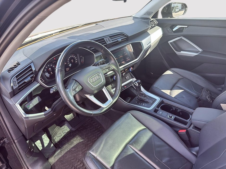 2022 Audi Q3 Komfort Quattro Toit-Panoramique-9
