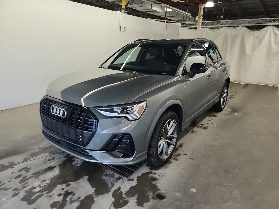 2024 Audi Q3 Komfort Quattro Black Optik-0