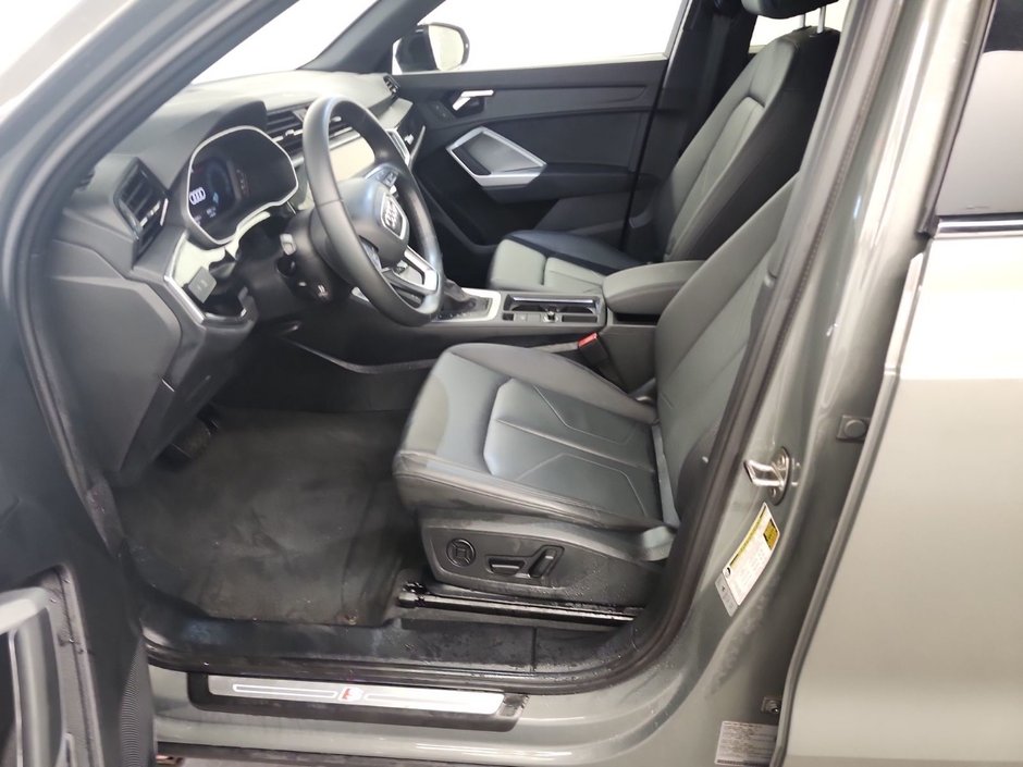 2024 Audi Q3 Komfort Quattro Black Optik-2