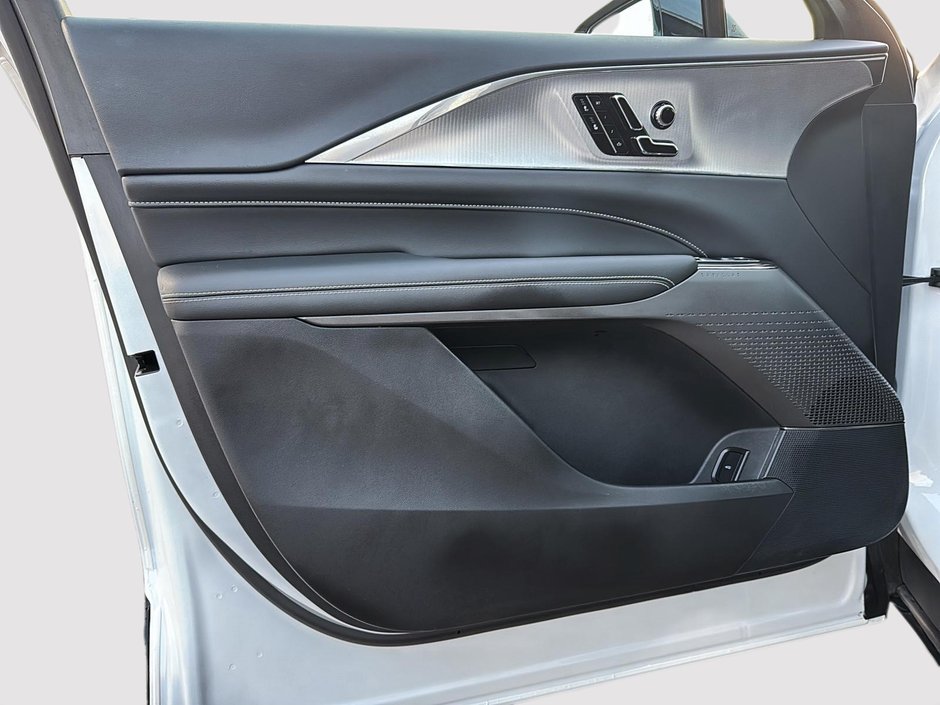 Cadillac LYRIQ TECH 2024-10