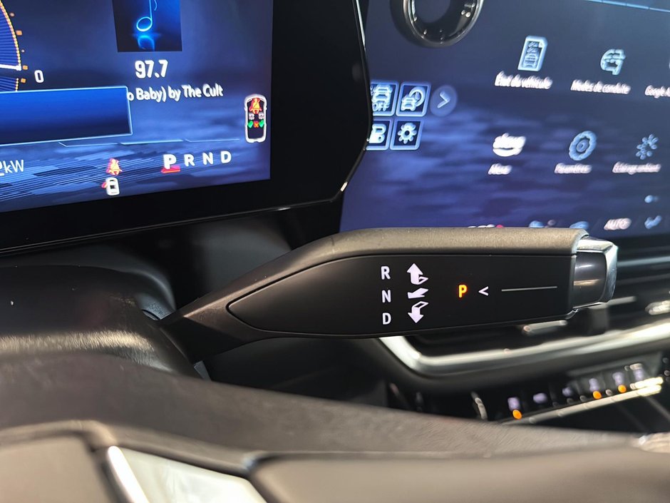 2025 Chevrolet Equinox EV LT2-14