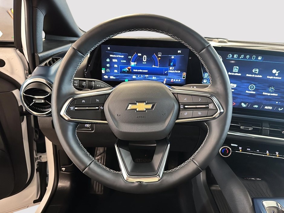 2025 Chevrolet Equinox EV LT2-11