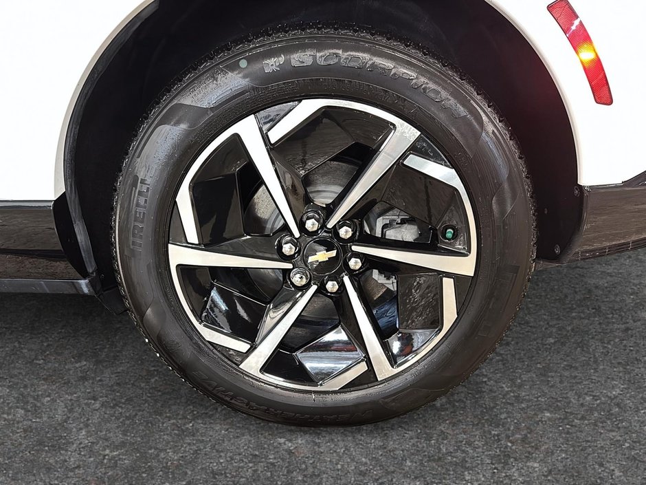 2025 Chevrolet Equinox EV LT2-6