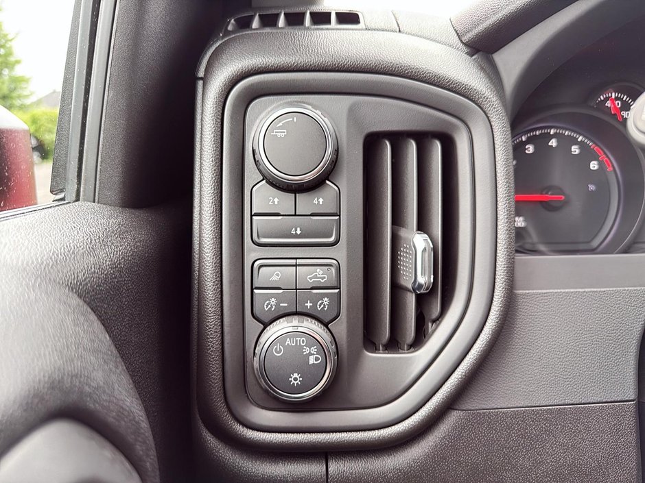 2024 Chevrolet Silverado 2500HD Custom Z71 CrewCabl 6.6L V8 4X4-15