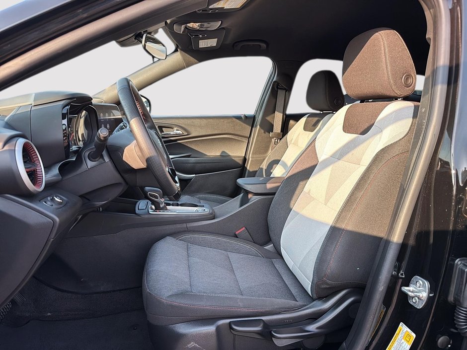 2025 Chevrolet Trax RS-8