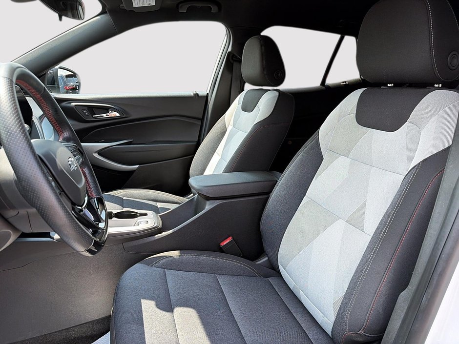 2025 Chevrolet Trax RS-8
