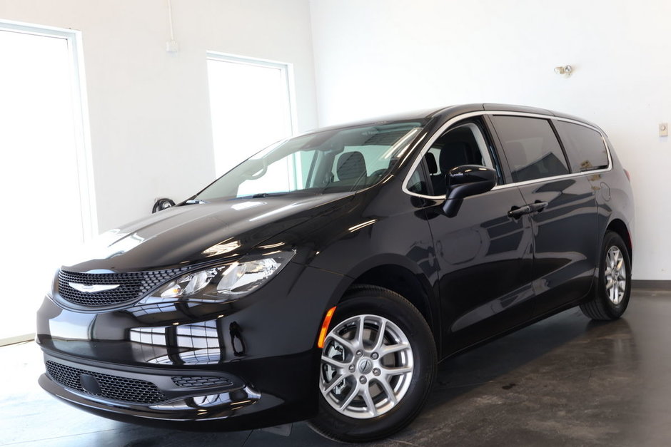 2024 Chrysler Grand Caravan SXT in Sherbrooke, Quebec