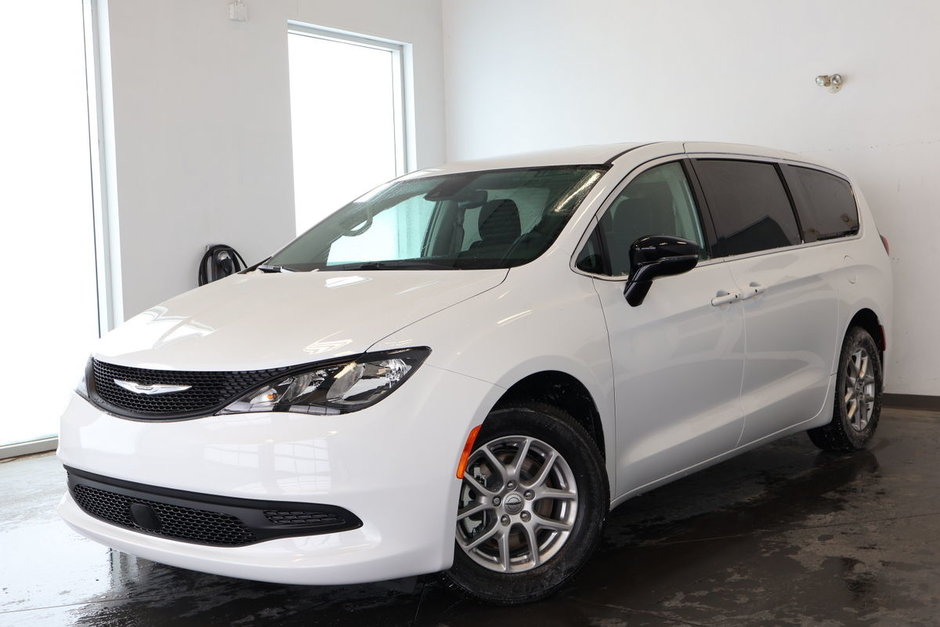 2024 Chrysler Grand Caravan SXT in Sherbrooke, Quebec