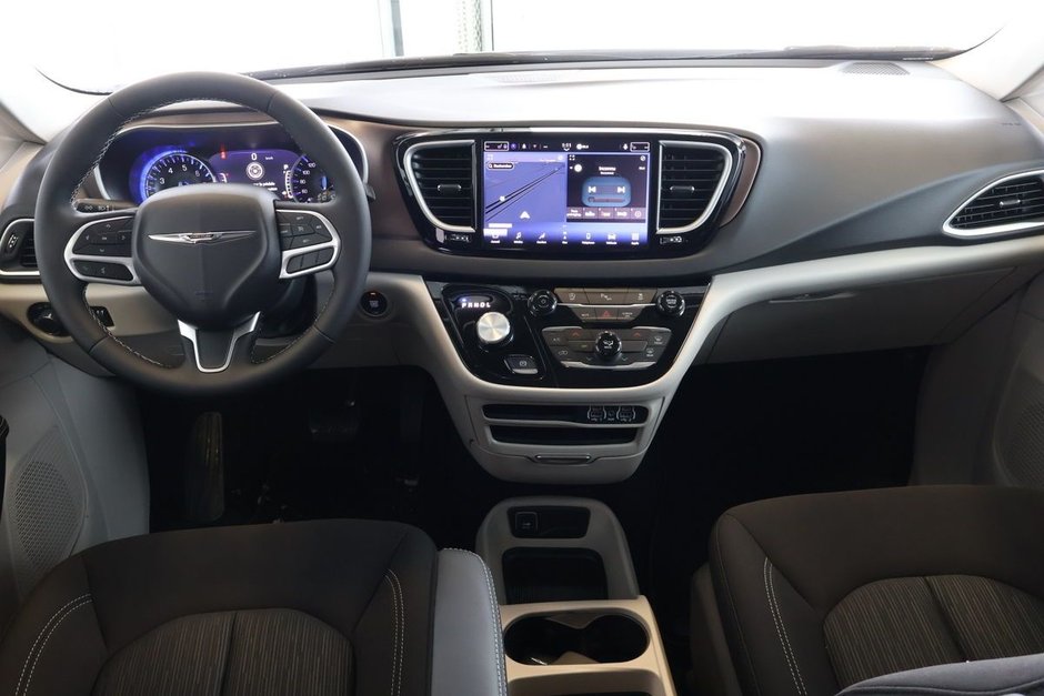 2024 Chrysler Grand Caravan SXT-10