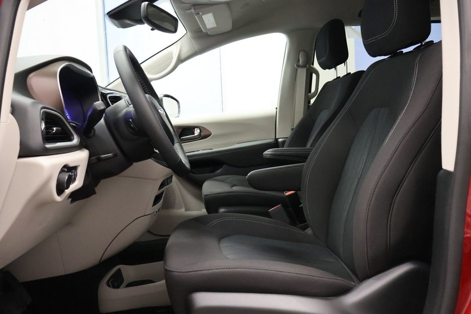 Chrysler Grand Caravan SXT 2024-7