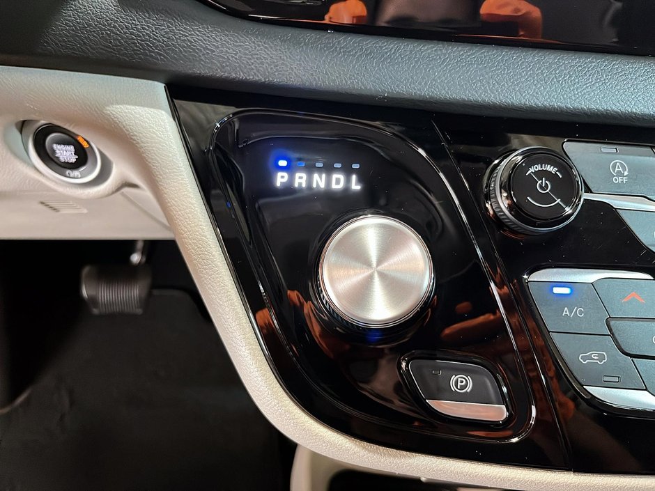 Chrysler Grand Caravan SXT 2024-14