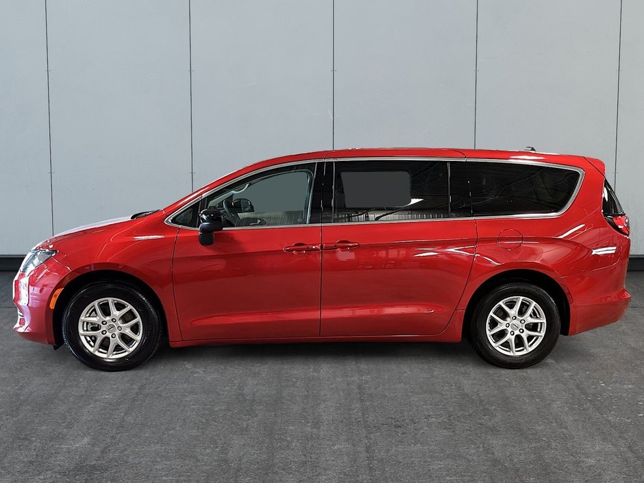 Chrysler Grand Caravan SXT 2024-4