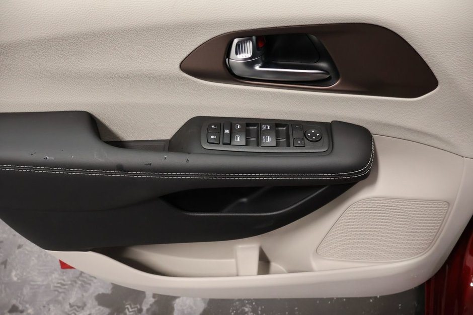 Chrysler Grand Caravan SXT 2024-11