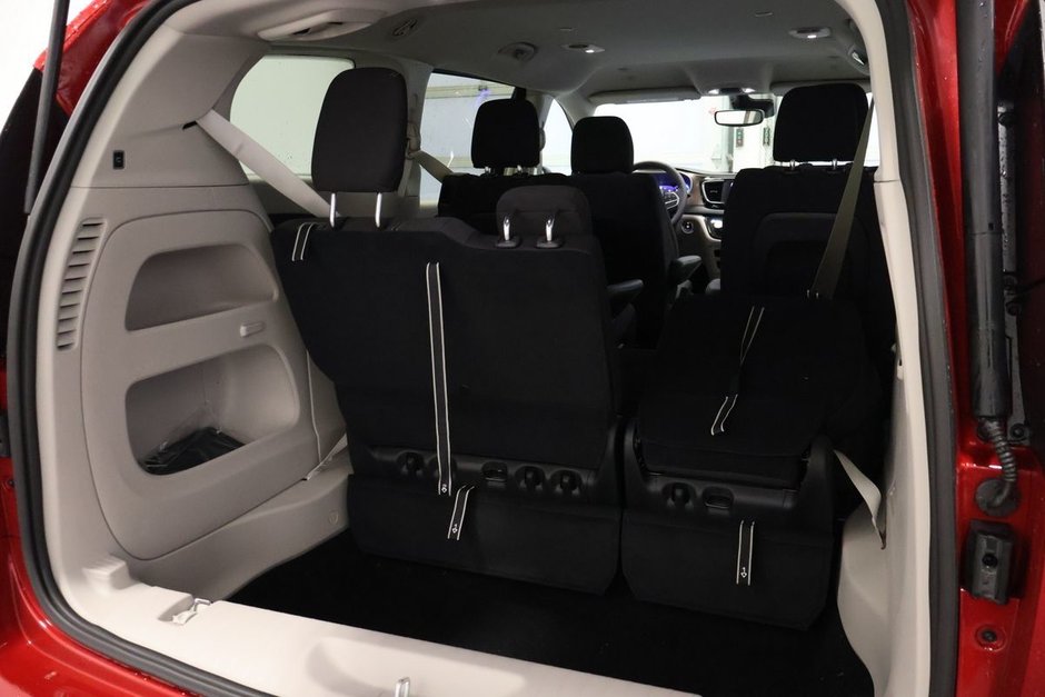 Chrysler Grand Caravan SXT 2024-6