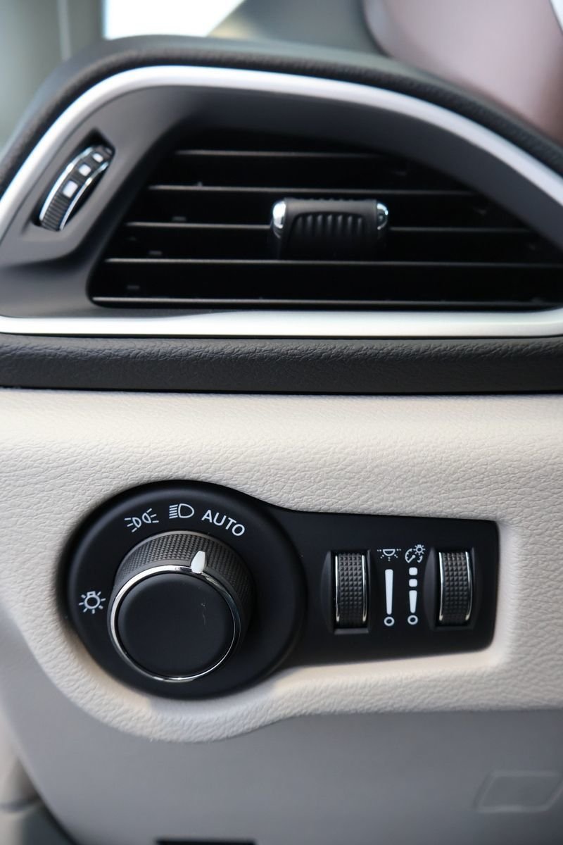 Chrysler Grand Caravan SXT 2024-11