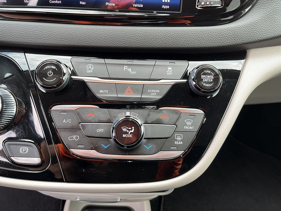 Chrysler Grand Caravan SXT 2024-13