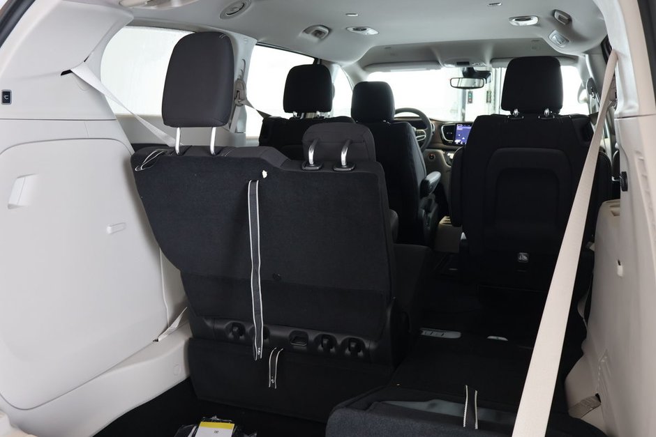 Chrysler Grand Caravan SXT 2024-8