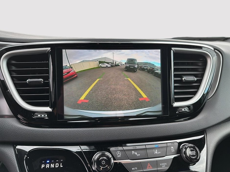 Chrysler Grand Caravan SXT 2026-12