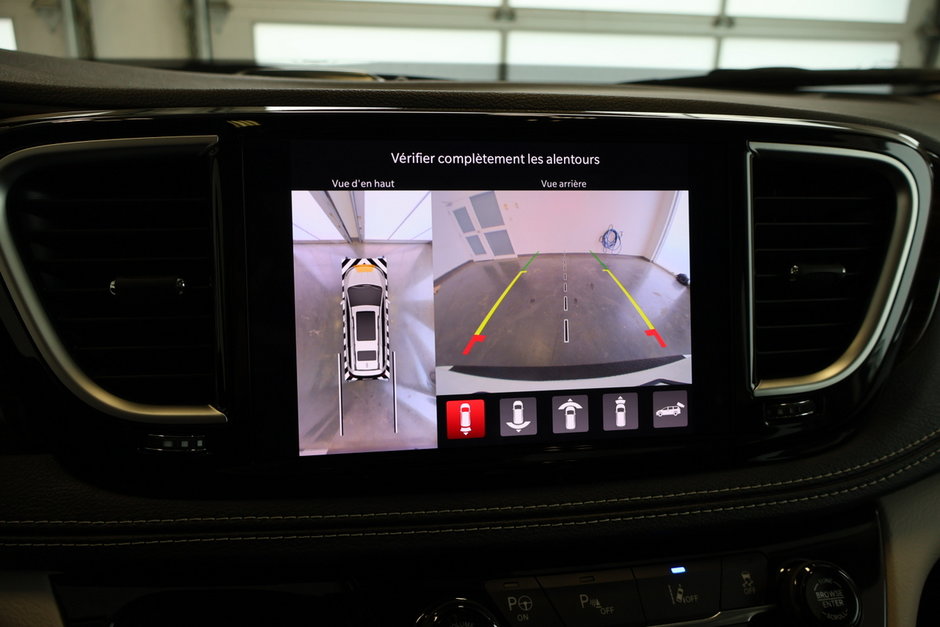 2022 Chrysler Pacifica Hybrid LIMITED Hybrid-Branchable-15