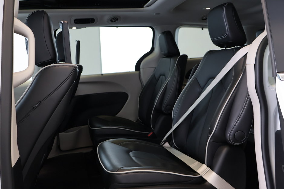 2022 Chrysler Pacifica Hybrid LIMITED Hybrid-Branchable-20