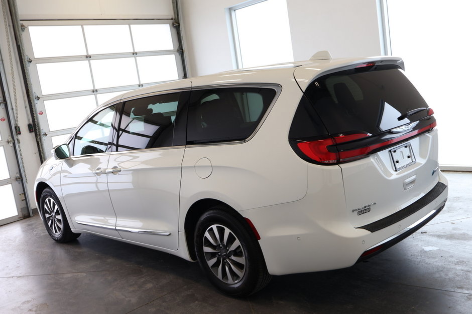 2022 Chrysler Pacifica Hybrid LIMITED Hybrid-Branchable-4