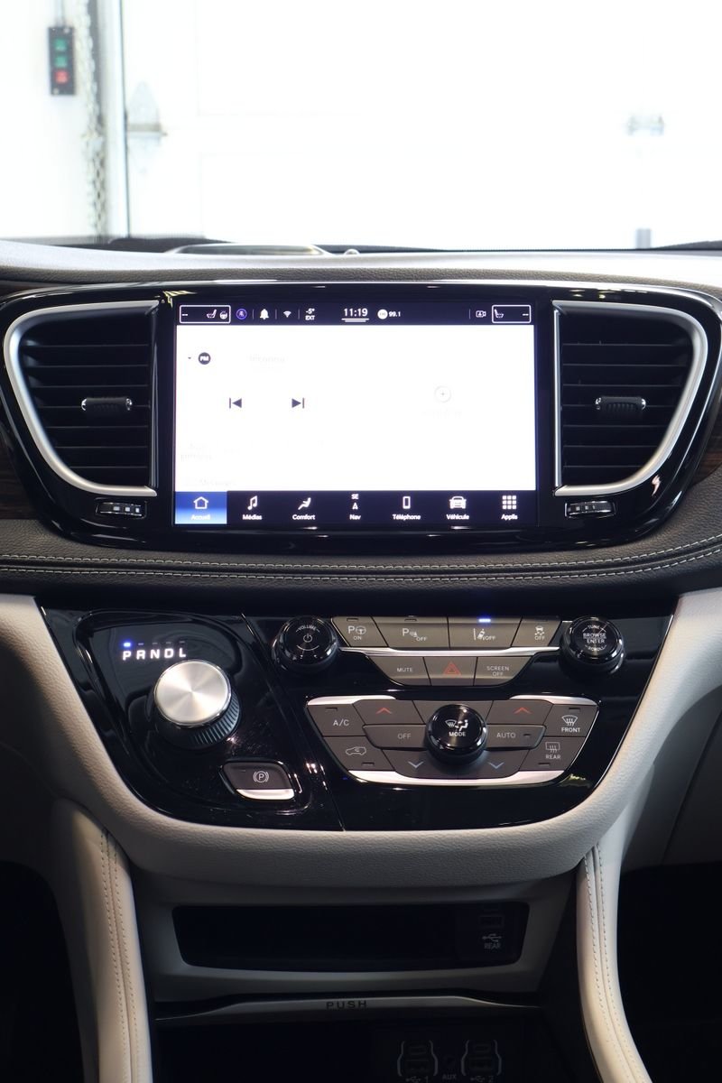2022 Chrysler Pacifica Hybrid LIMITED Hybrid-Branchable-14