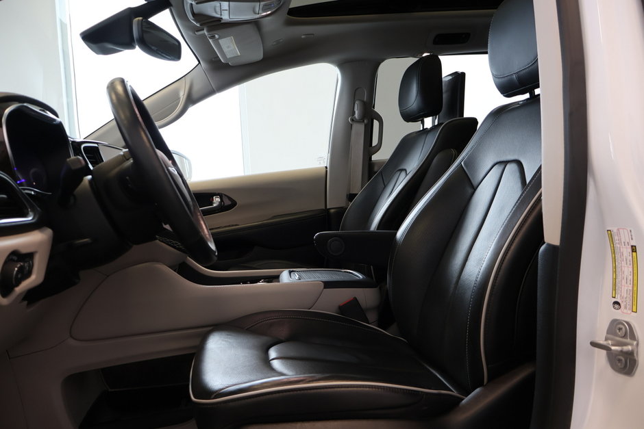 2022 Chrysler Pacifica Hybrid LIMITED Hybrid-Branchable-8
