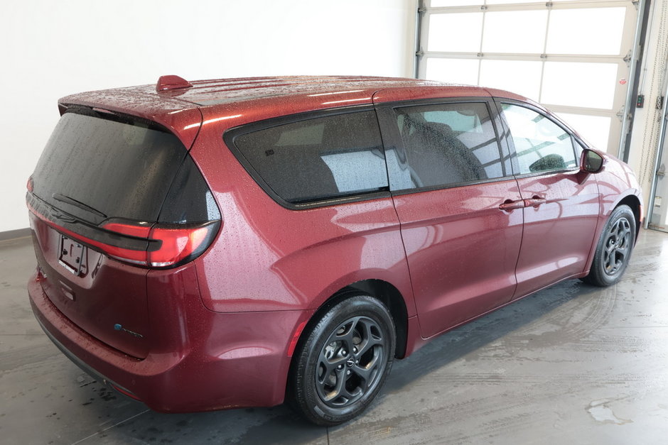 2022 Chrysler Pacifica Hybrid TOURING L ENSEMBLE S-8