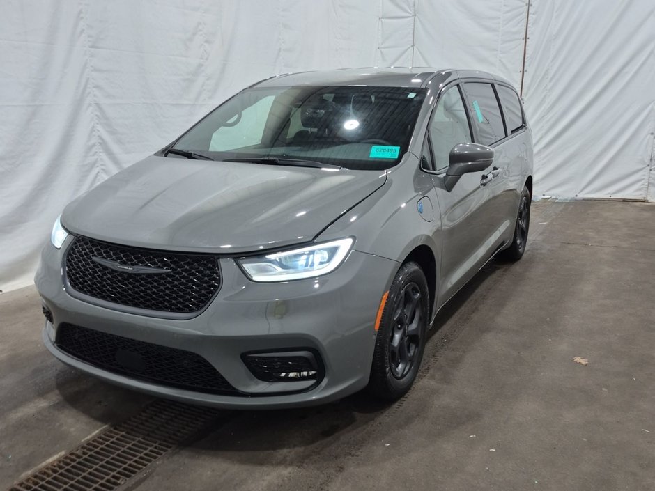 2022 Chrysler Pacifica Hybrid Touring L Plus Ensemble S - Branchable-0