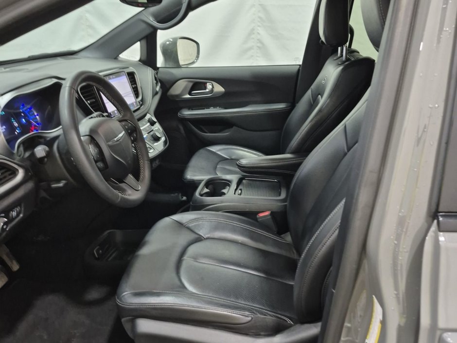 2022 Chrysler Pacifica Hybrid Touring L Plus Ensemble S - Branchable-2