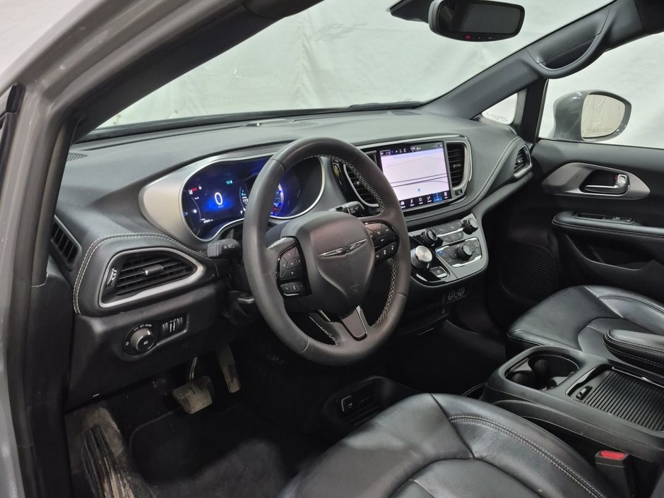 2022 Chrysler Pacifica Hybrid Touring L Plus Ensemble S - Branchable-5