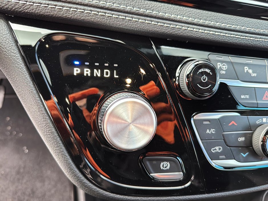 2023 Chrysler Pacifica Hybrid Touring L-14