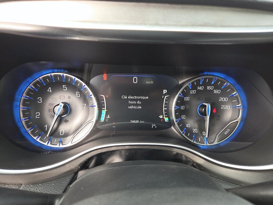 2022 Chrysler Pacifica Limited AWD Apparence S-12