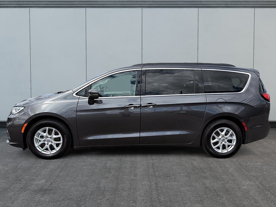 Chrysler Pacifica Touring L 2022-4