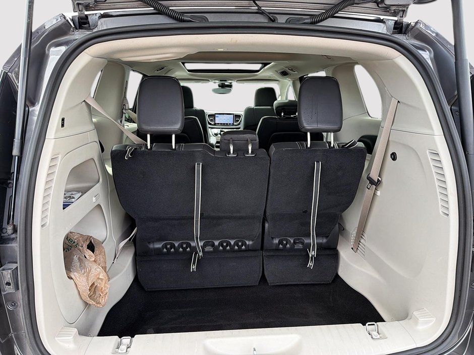 Chrysler Pacifica Touring L 2022-5