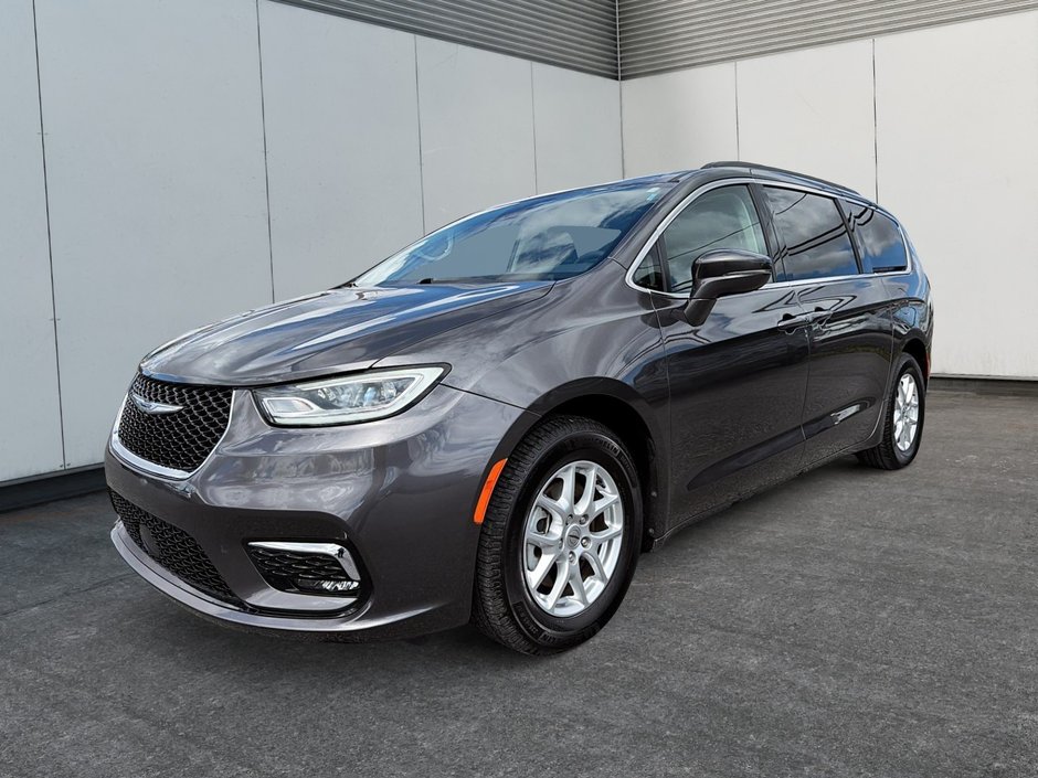 2022 Chrysler Pacifica Touring L in St-Jean-Sur-Richelieu, Quebec