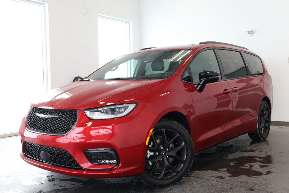 Chrysler Pacifica TOURING L 2024 à St-Jean-Sur-Richelieu, Québec