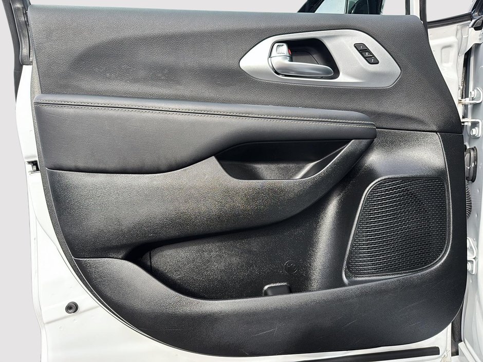 Chrysler Pacifica Touring-L Apparence S 2024-10