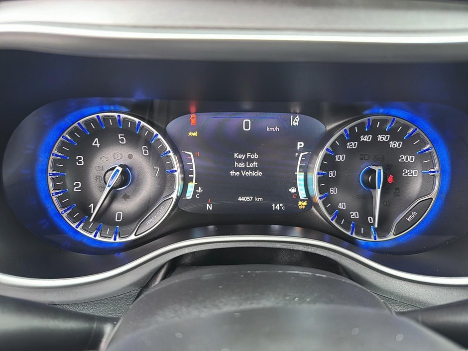 2024 Chrysler Pacifica Touring-L Apparence S-12